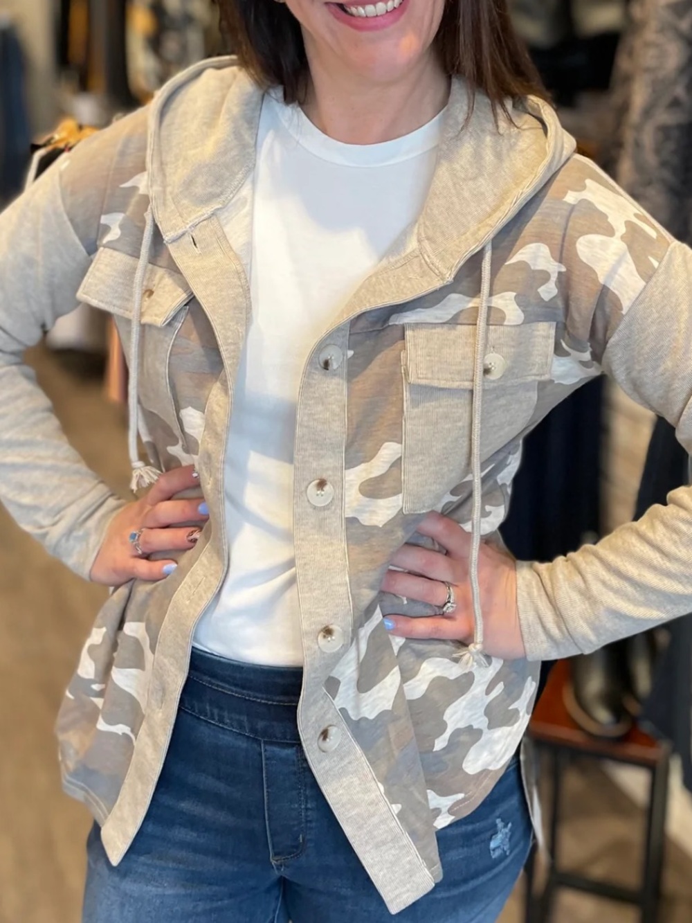 Nwt Hem & Thread Women’s Beige Camo Hooded Top Button Down Small